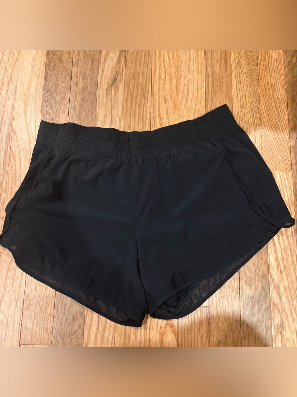 Athleta Mesh Racer run 4” black size large shorts running workout